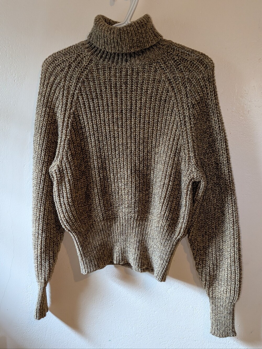Uniqlo Brown Ribbed Turtleneck Sweater Size S